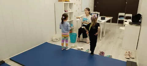 Подвижные игры в зале